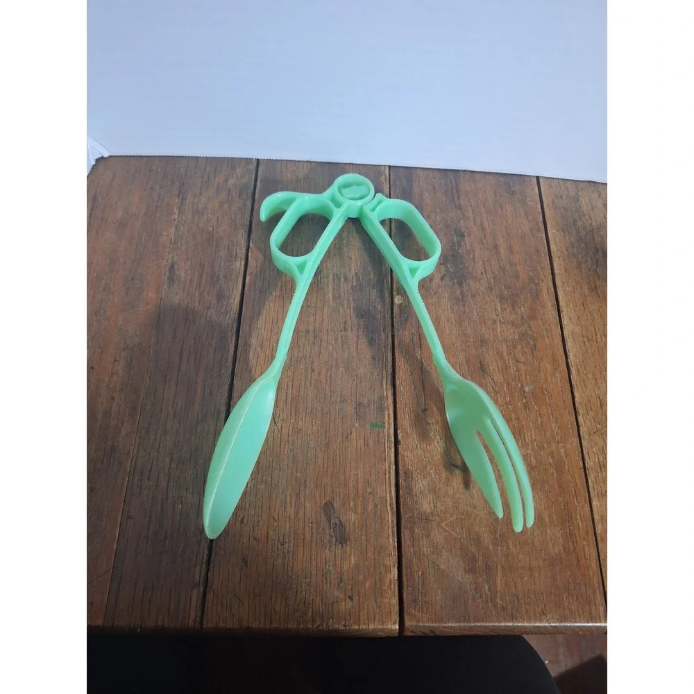 Tupperware vintage salad